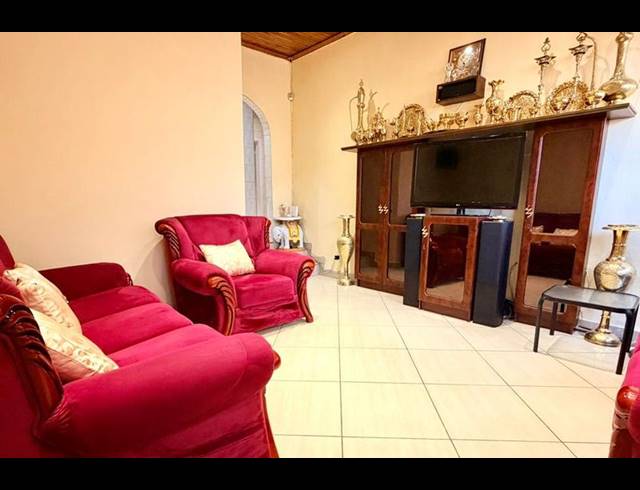 4 BEDROOM HOUSE FOR SALE IN REGENTS PARK